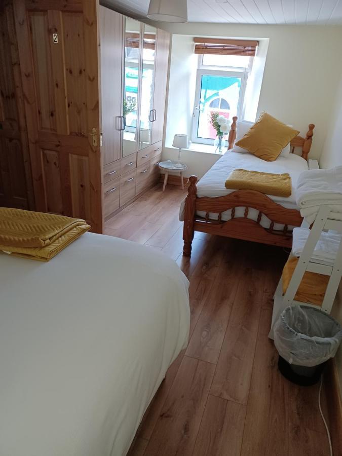 Kents Guesthouse Accommodation Kilmacthomas Bagian luar foto