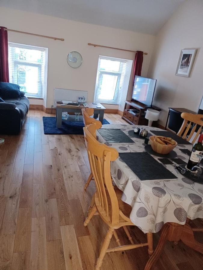 Kents Guesthouse Accommodation Kilmacthomas Bagian luar foto
